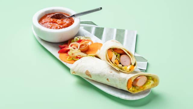 Wienerwrap med wokslaw
