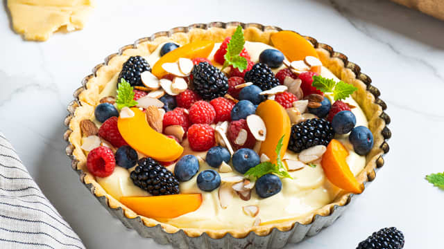 Paibunnen er nå klar til å fylles med ønsket fyll før den stekes videre.