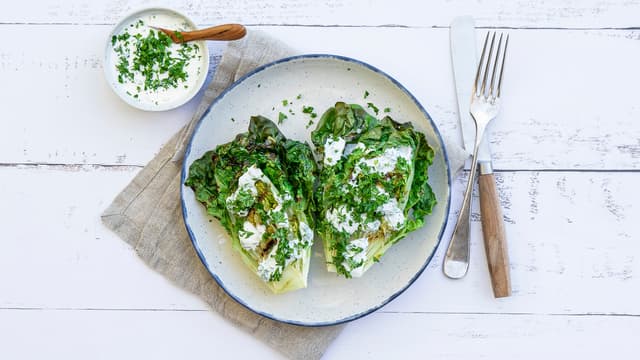 Grillet hjertesalat med dressing