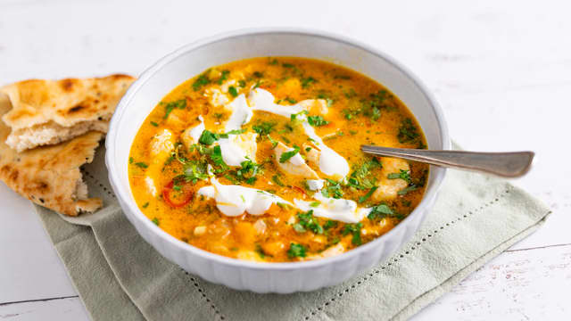 Kyllingsuppe med karri