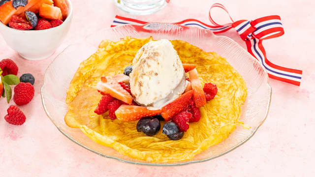 Pannekaker med is og bær