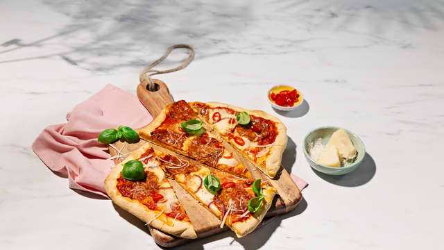 Pizza Diavola med Ask Slegge salami og syltet chili
