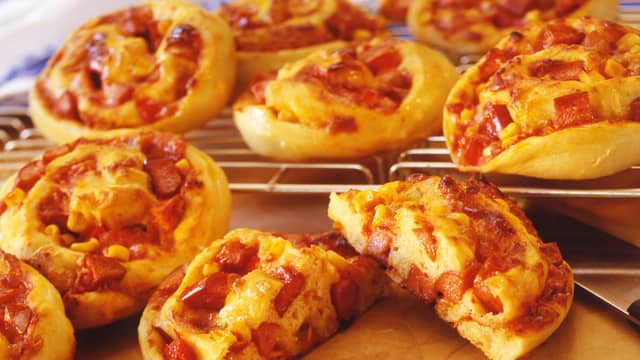 Pizzasnurrer med pølser