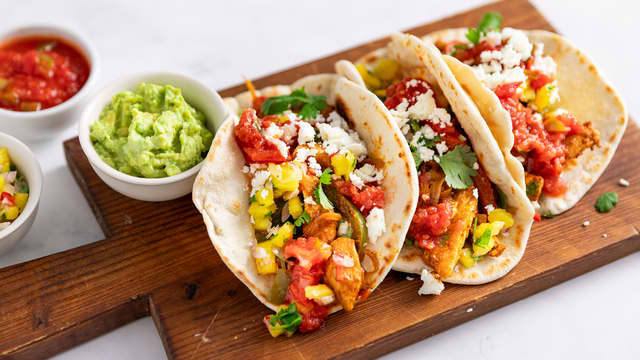 Kyllingtaco med hjemmelagde hvetetortillas