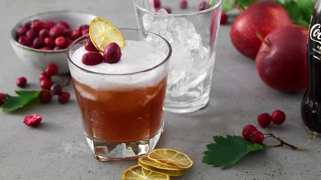 Kald juledrikk med tranebær