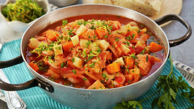 Fiskegryte med reker og tomat