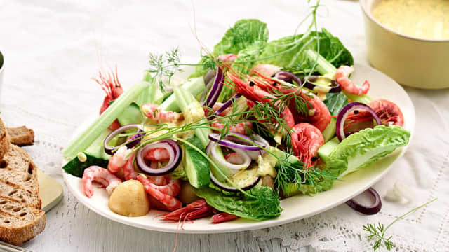 Sommerlige reker med avokadomos