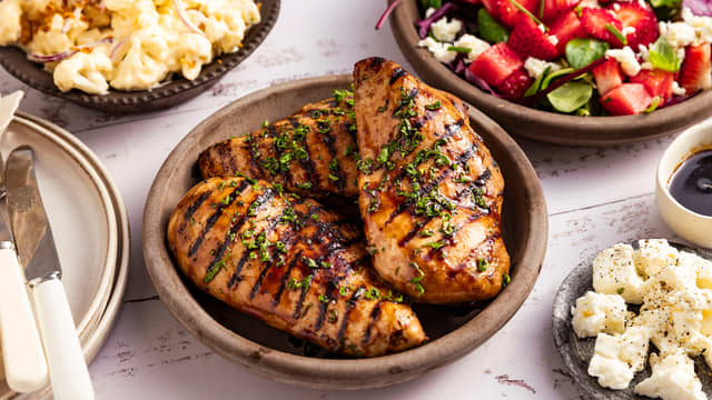 Soya og honningmarinert kylling med jordbær- og vannmelonsalat