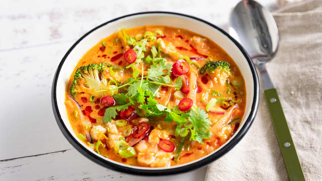 Spicy kyllingsuppe med kokosmelk