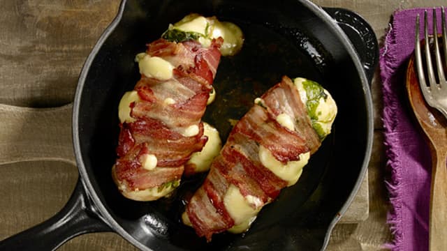 Grillet kyllingbryst med ost, ruccola  og bacon