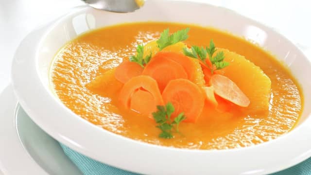 Gulrotsuppe med sjalottløk og appelsin