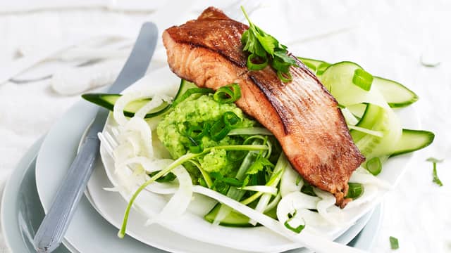 Ørret med persillemos og fennikelsalat