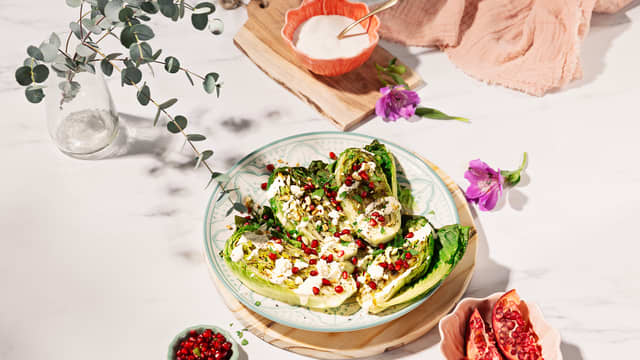 Grillet hjertesalat med Apetina© og granateple