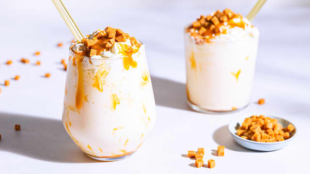 Milkshake med karamellsaus