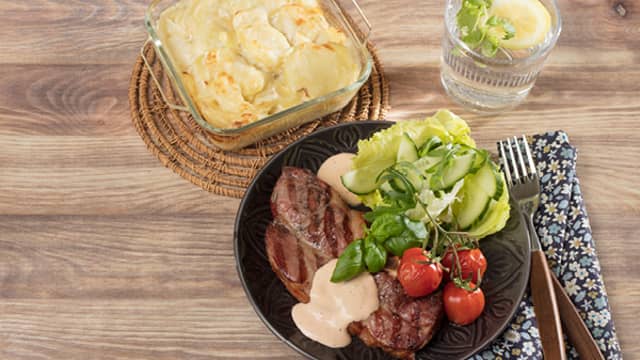 Grillet nakkekotelett med fløtepoteter