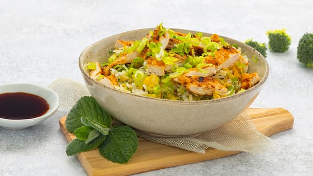 Stekt ris med kylling og brokkoli