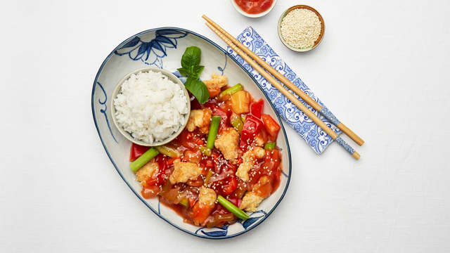 Innbakt kylling i sweet and sour-saus