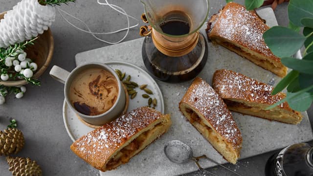 Julekringle med kardemomme, eple og kanel