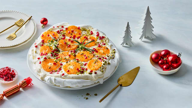 Julepavlova med klementiner og nøtter