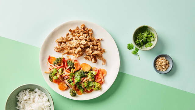 Wok med strimlet svinekjøtt