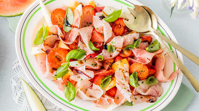 Melonsalat med spekeskinke