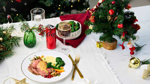 Reinsdyrstek med potet- og sellerirotpuré