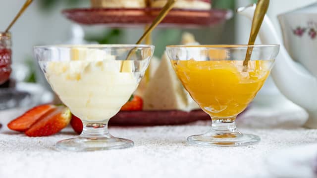 Clotted cream og lemon curd