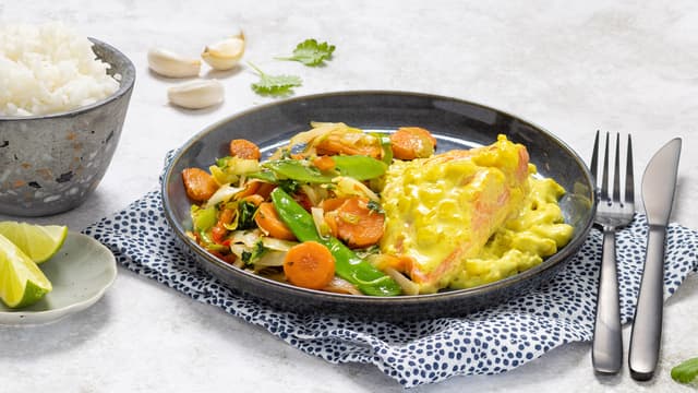 Bakt ørret i kokos- og karrisaus