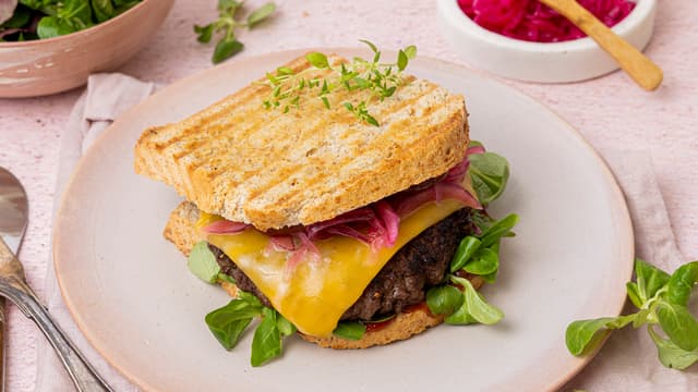 Burgertoast med cheddar