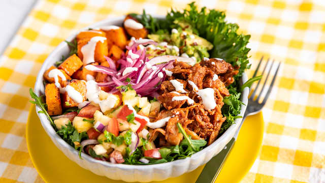 Pulled chicken bowl