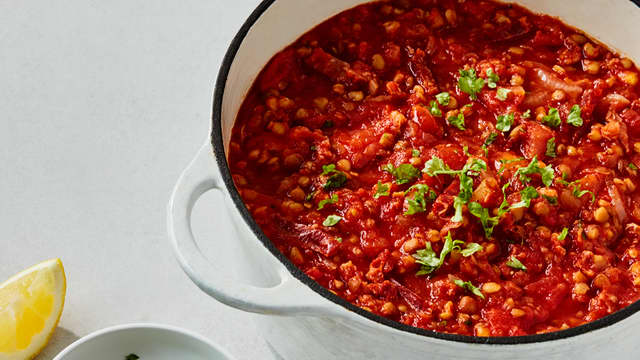 Linsegryte med tomat og chorizo