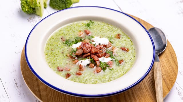 Brokkolisuppe med bacon