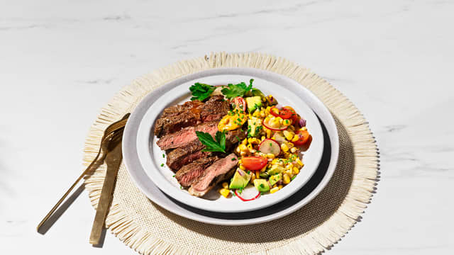 Entrecôte med grillet maissalat