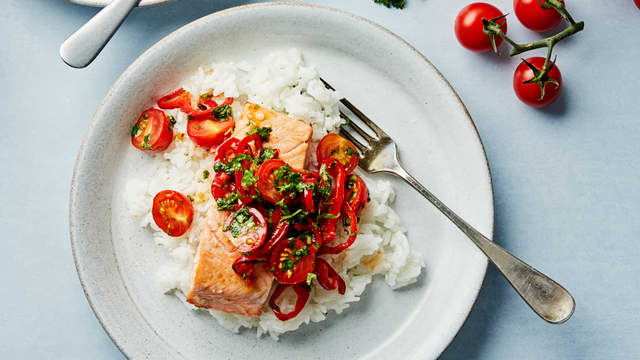 Laks med tomat og chili