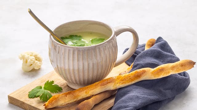 Blomkål- & brokkolisuppe med hvitløk og karri