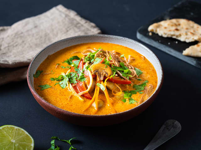 Asiatisk suppe med nudler