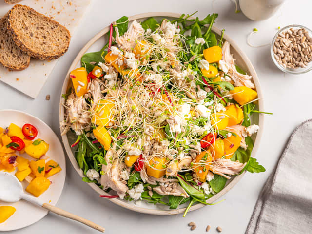 Kyllingsalat med mango og feta