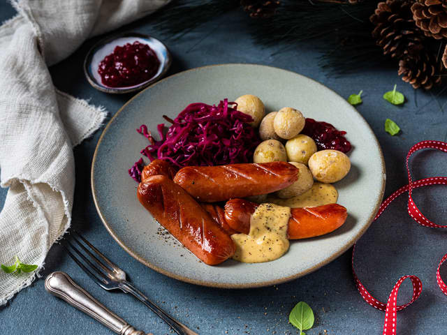 Stekte pølser med rødkål og sennepsaus