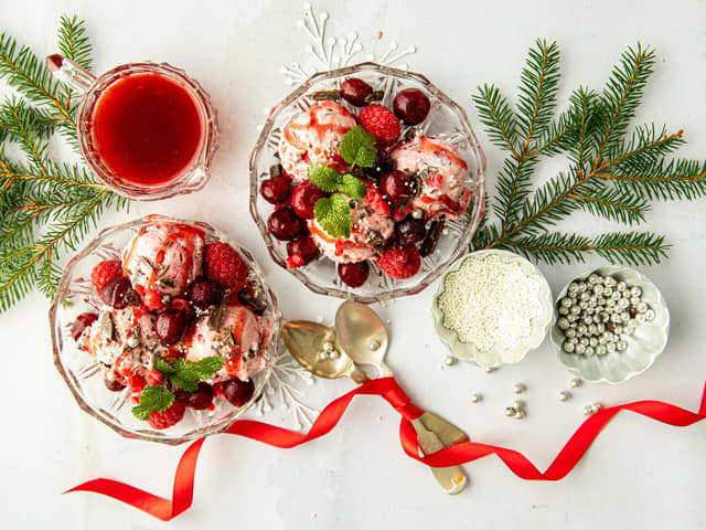 Kirsebæris med rød saus