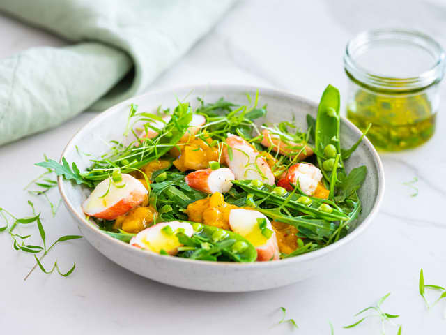 Salat med kongekrabbe