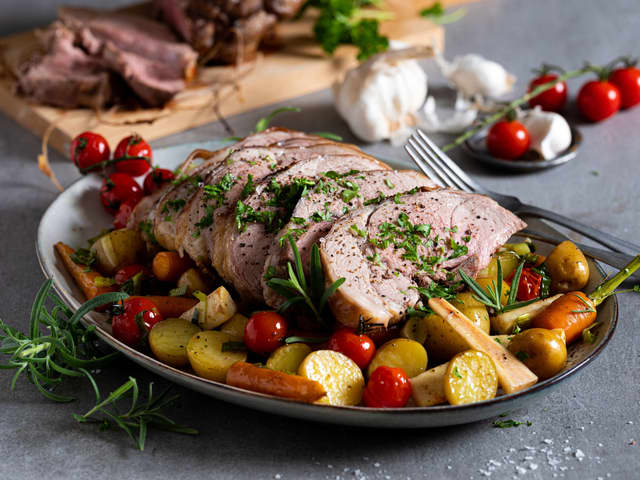 Lammestek med ovnsbakte rotgrønnsaker