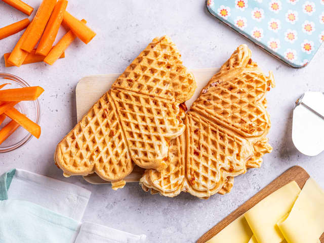 Grove vafler med ost og skinke