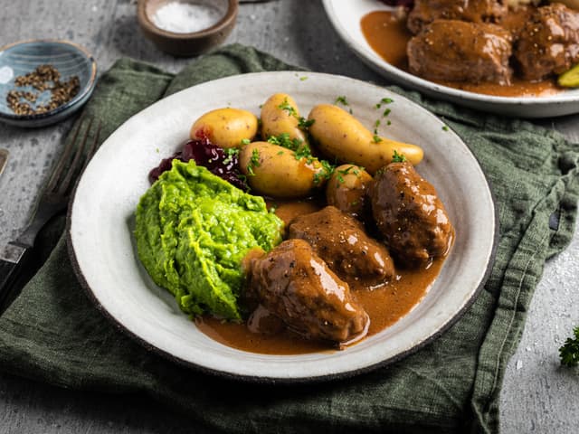 Hjemmelagde kjøttkaker i brun saus