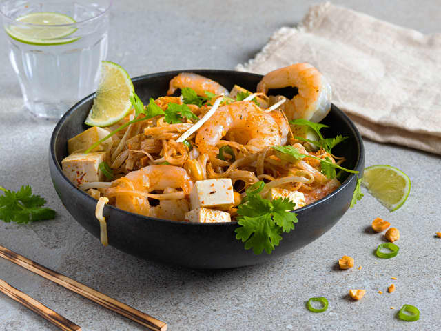 Pad thai med scampi og tofu