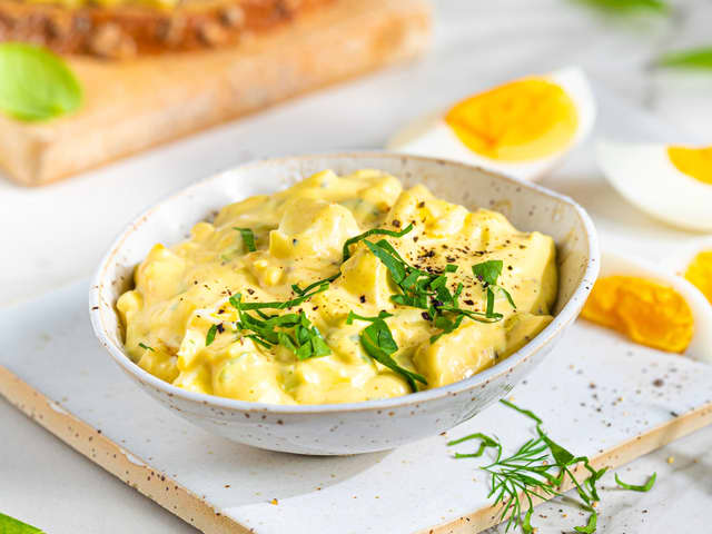 Enkel eggesalat med purre