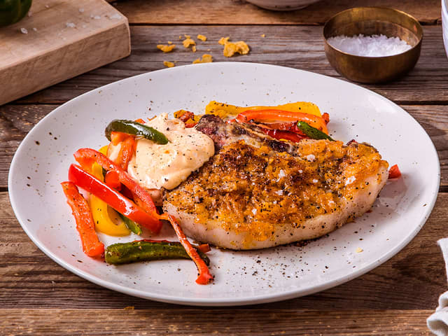 Sommerkoteletter med stekt paprika