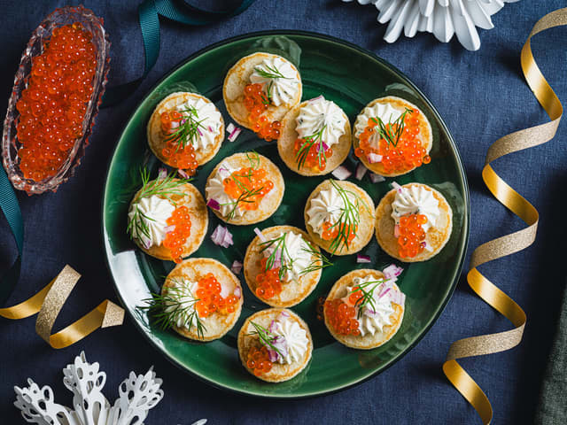 Blinis med løyrom og pisket rømme