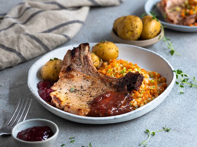 Stekte koteletter med ølsaus