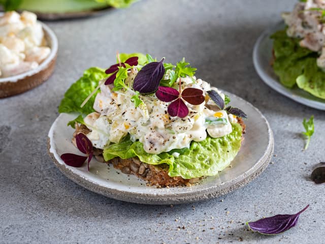 Kalkunsmørbrød med waldorfsalat