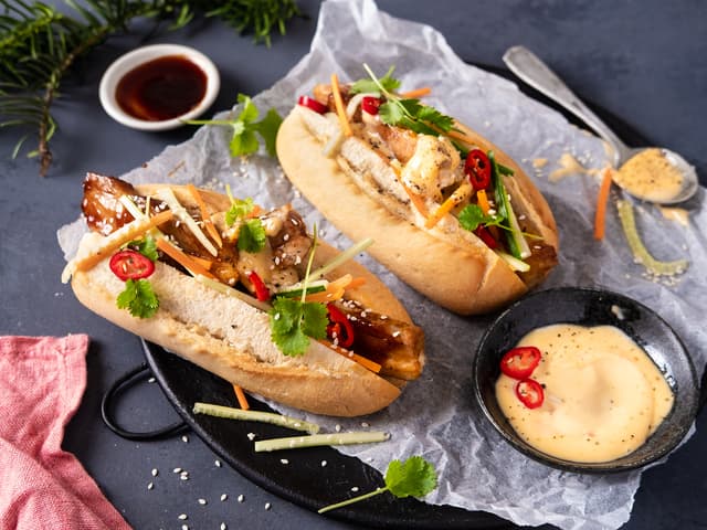 Banh mi med ribbe og syltede grønnsaker